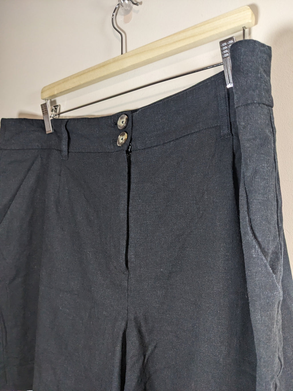 Reitmans Black Linen Shorts - sz 20