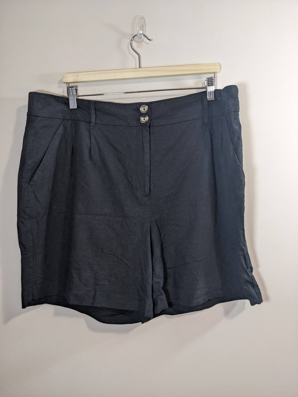 Reitmans Black Linen Shorts - sz 20