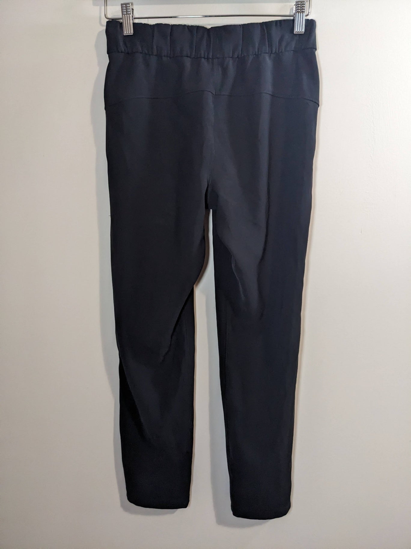 Lululemon On The Fly Black Pants - sz 4