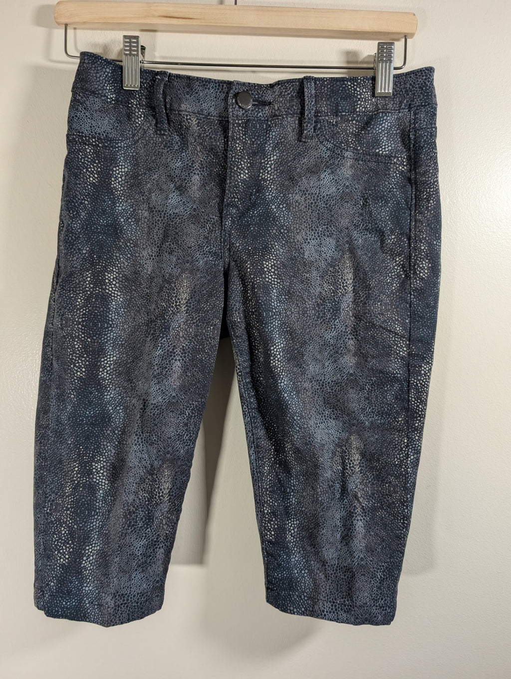 Calvin Klein Jeans snake skin capris - 4