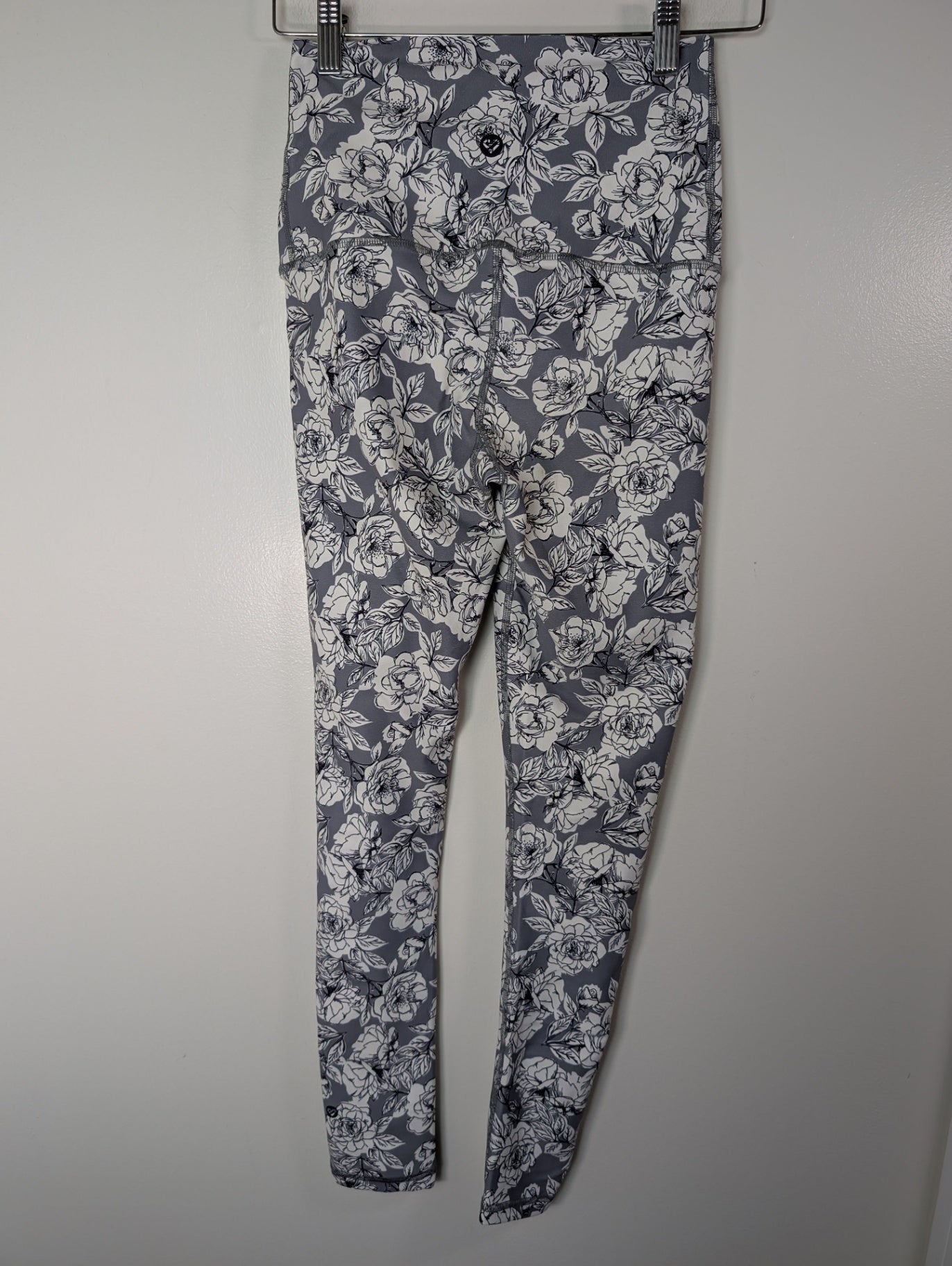 Exclusives by Silver Icing floral leggings - Small