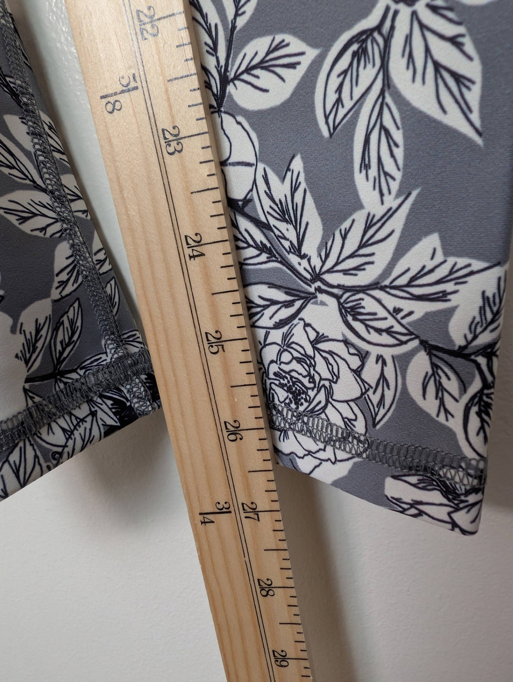 Exclusives by Silver Icing floral leggings - Small