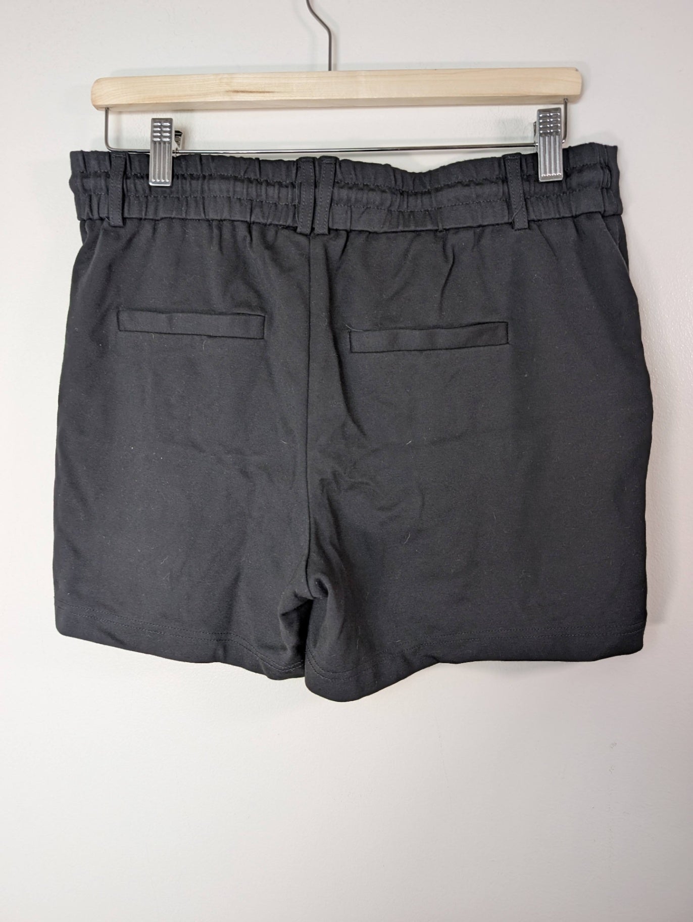 Only black easy shorts - Large