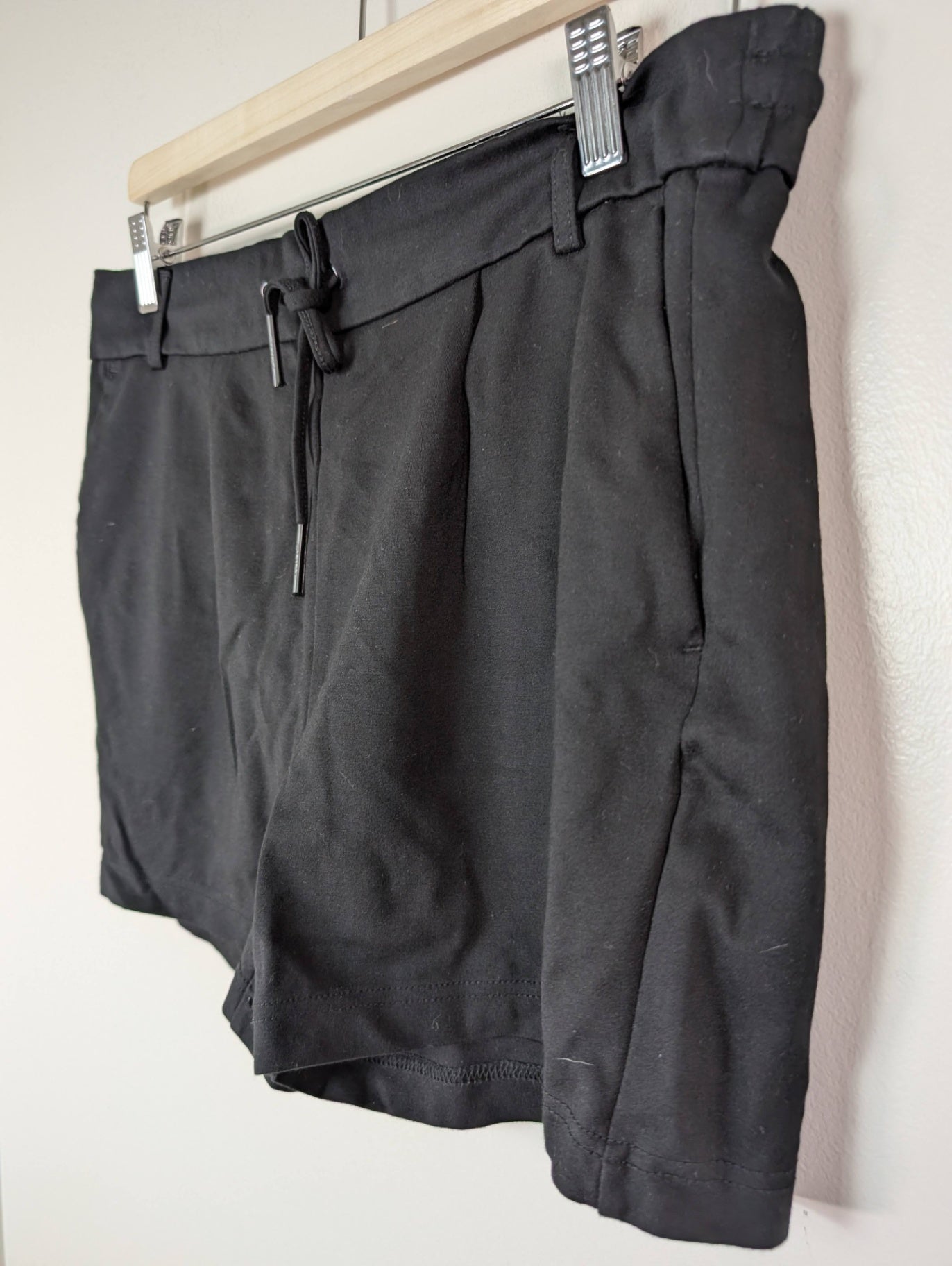 Only black easy shorts - Large