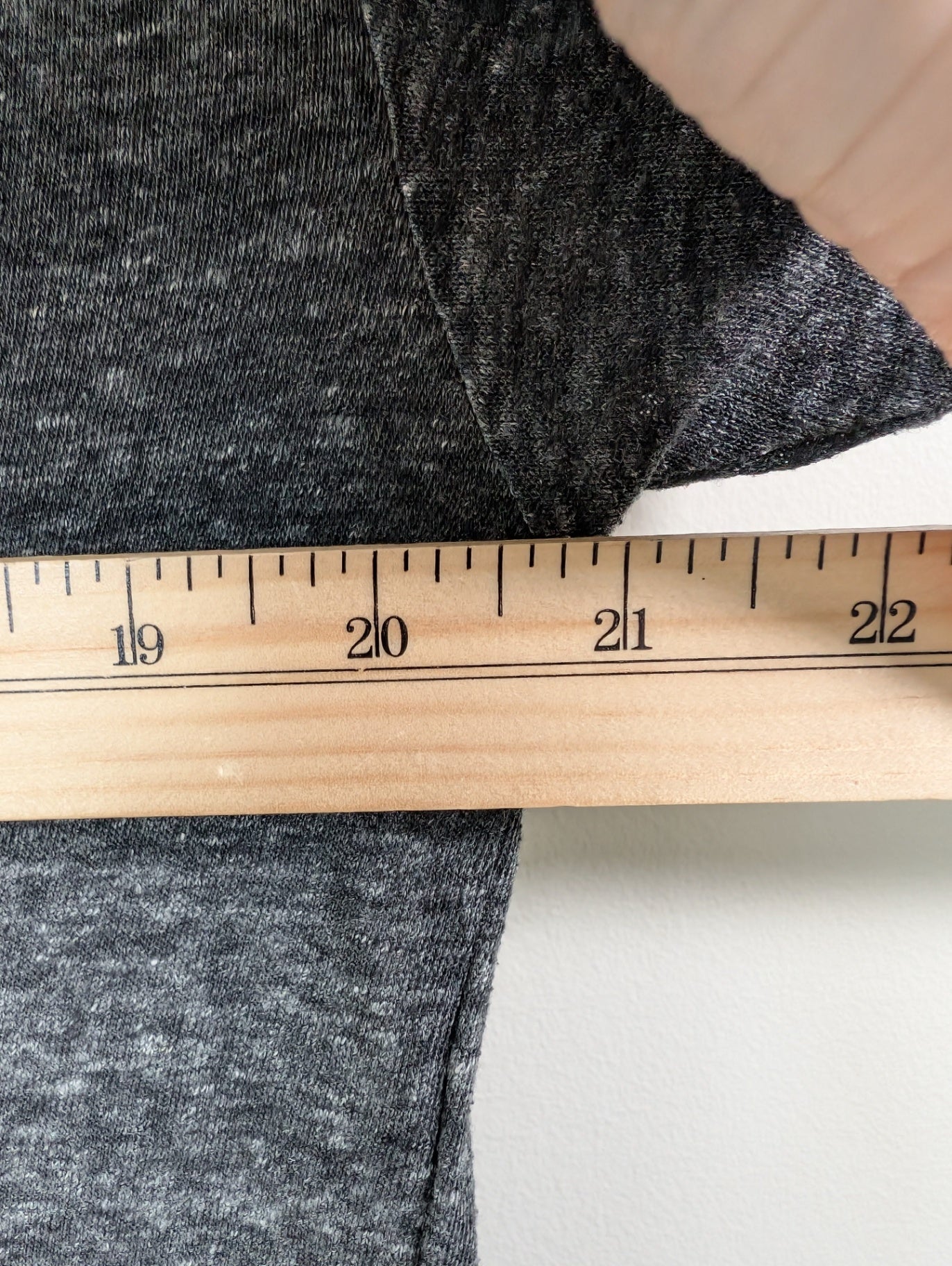 Old Navy grey tee - Medium