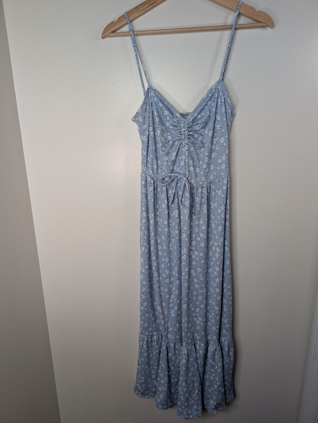 Unknown brand blue floral dress - Appears Medium