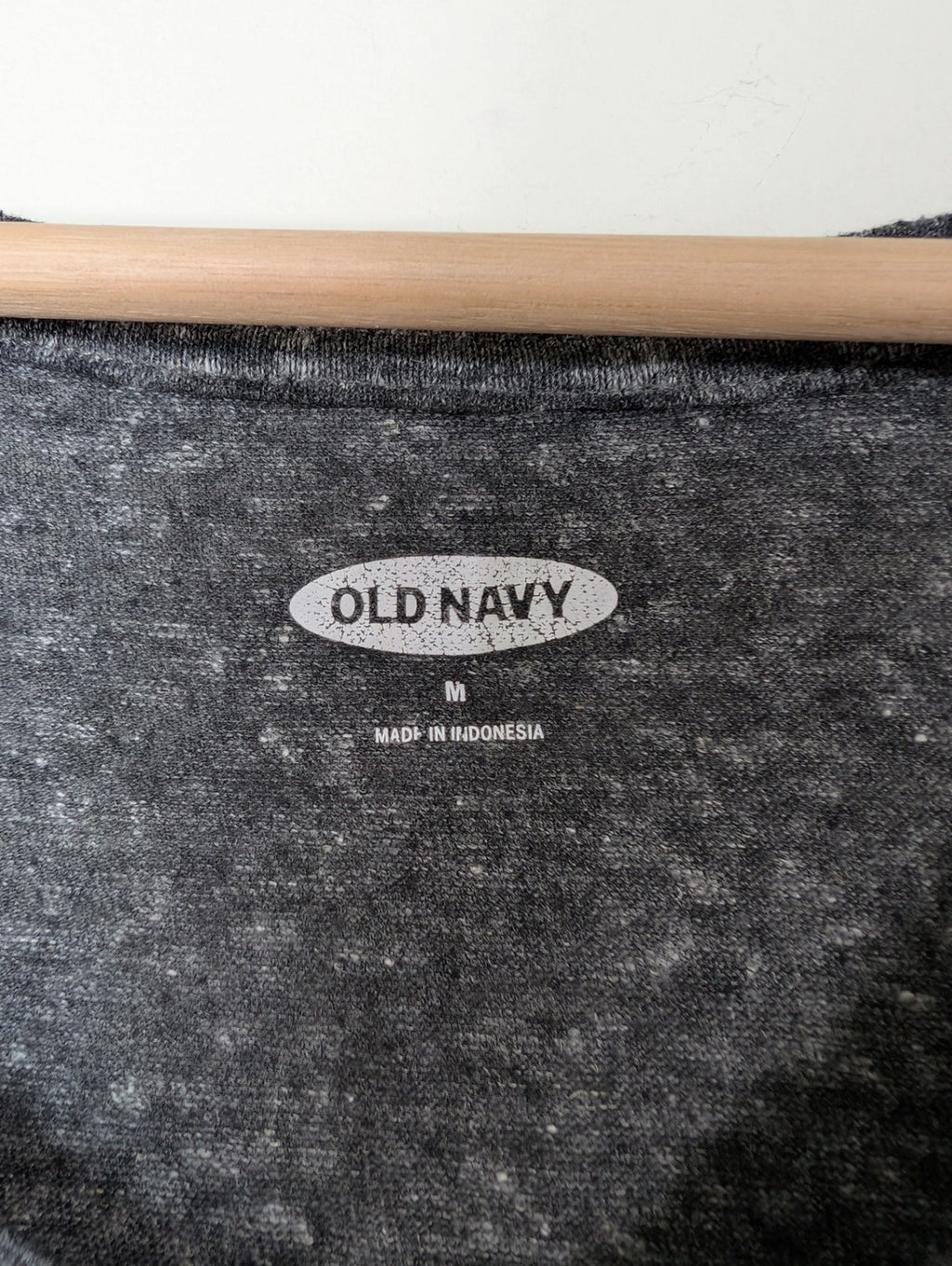 Old Navy grey tee - Medium