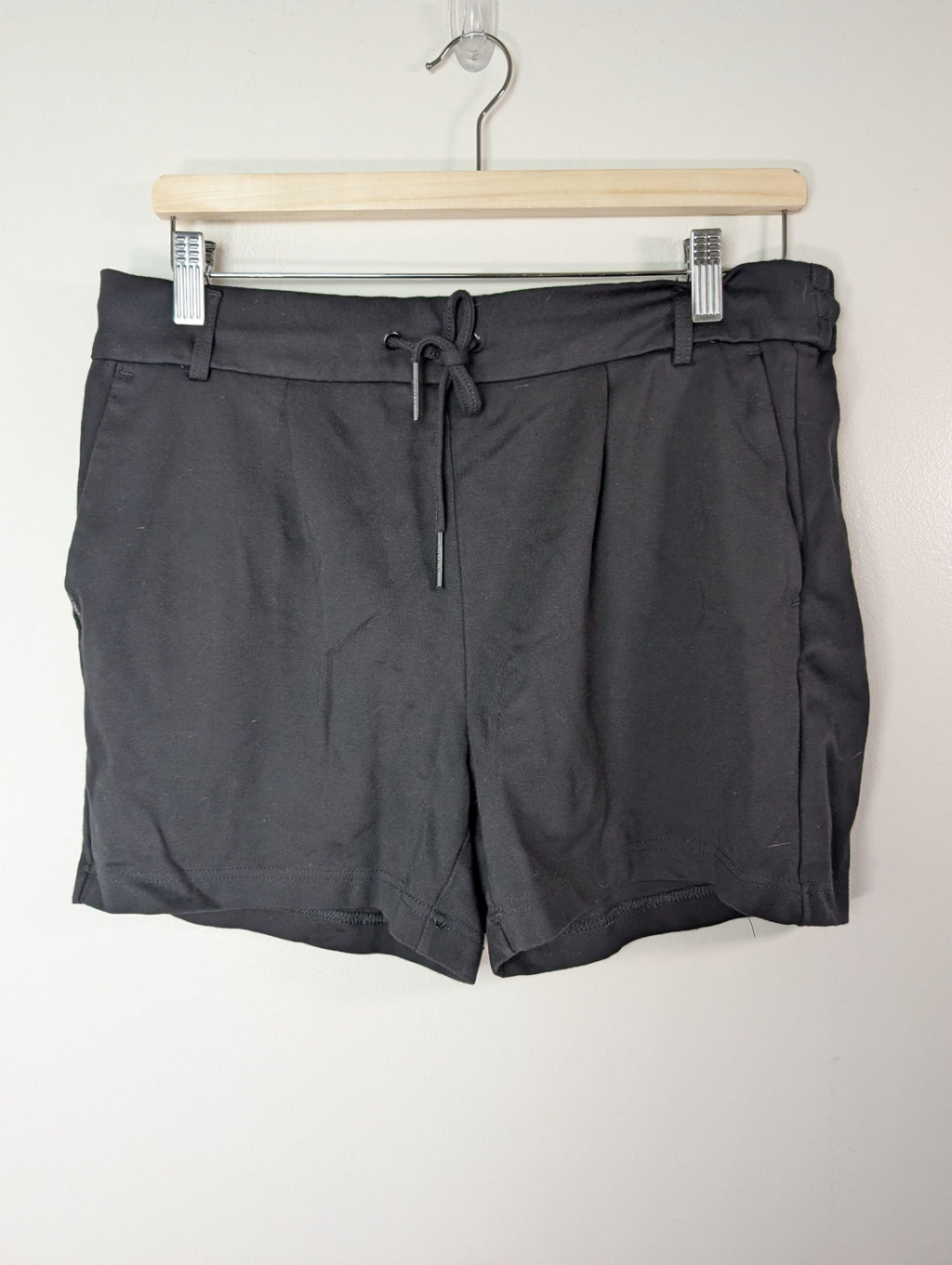 Only black easy shorts - Large