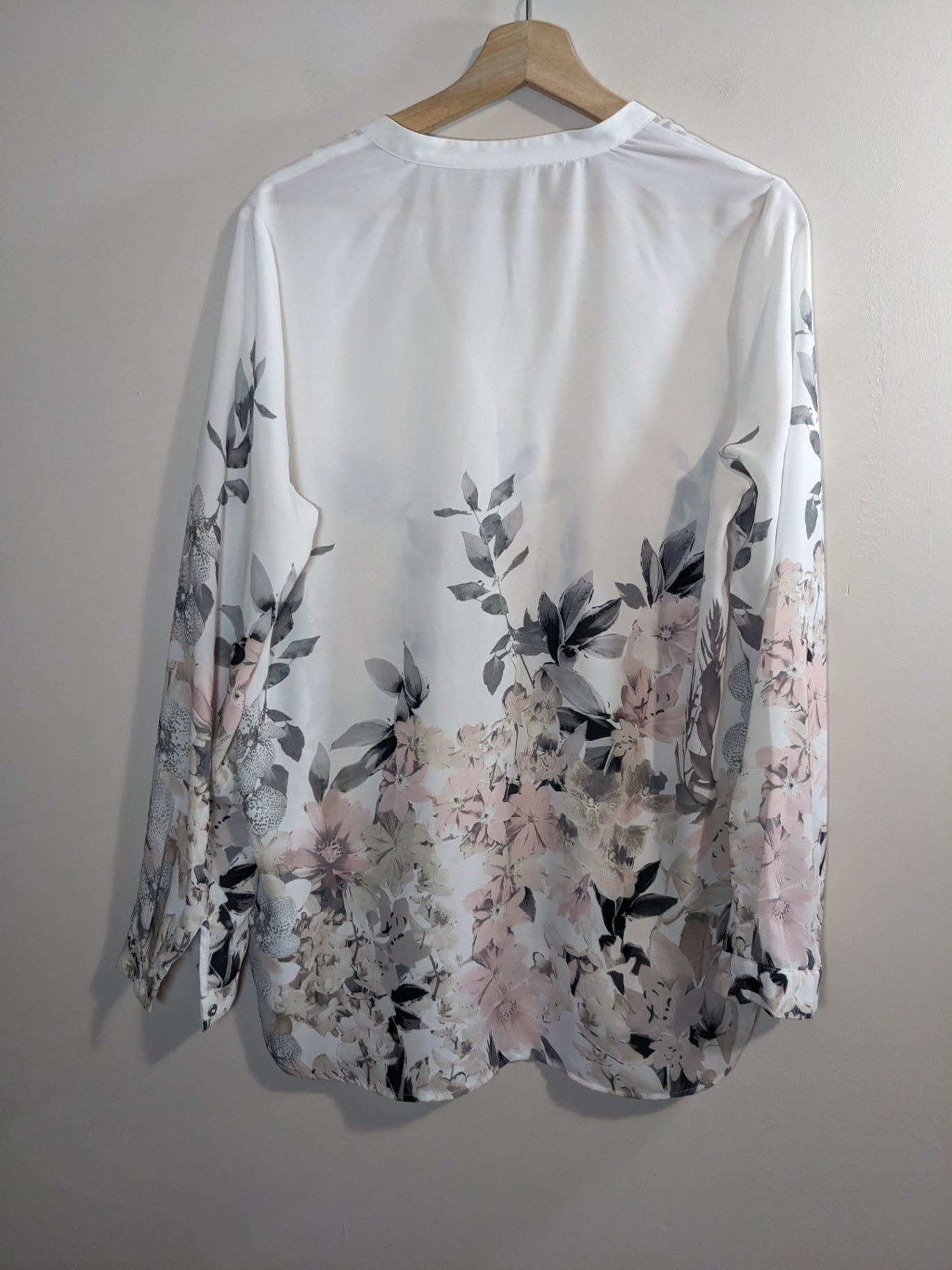 White with Bottom Florals Blouse - L