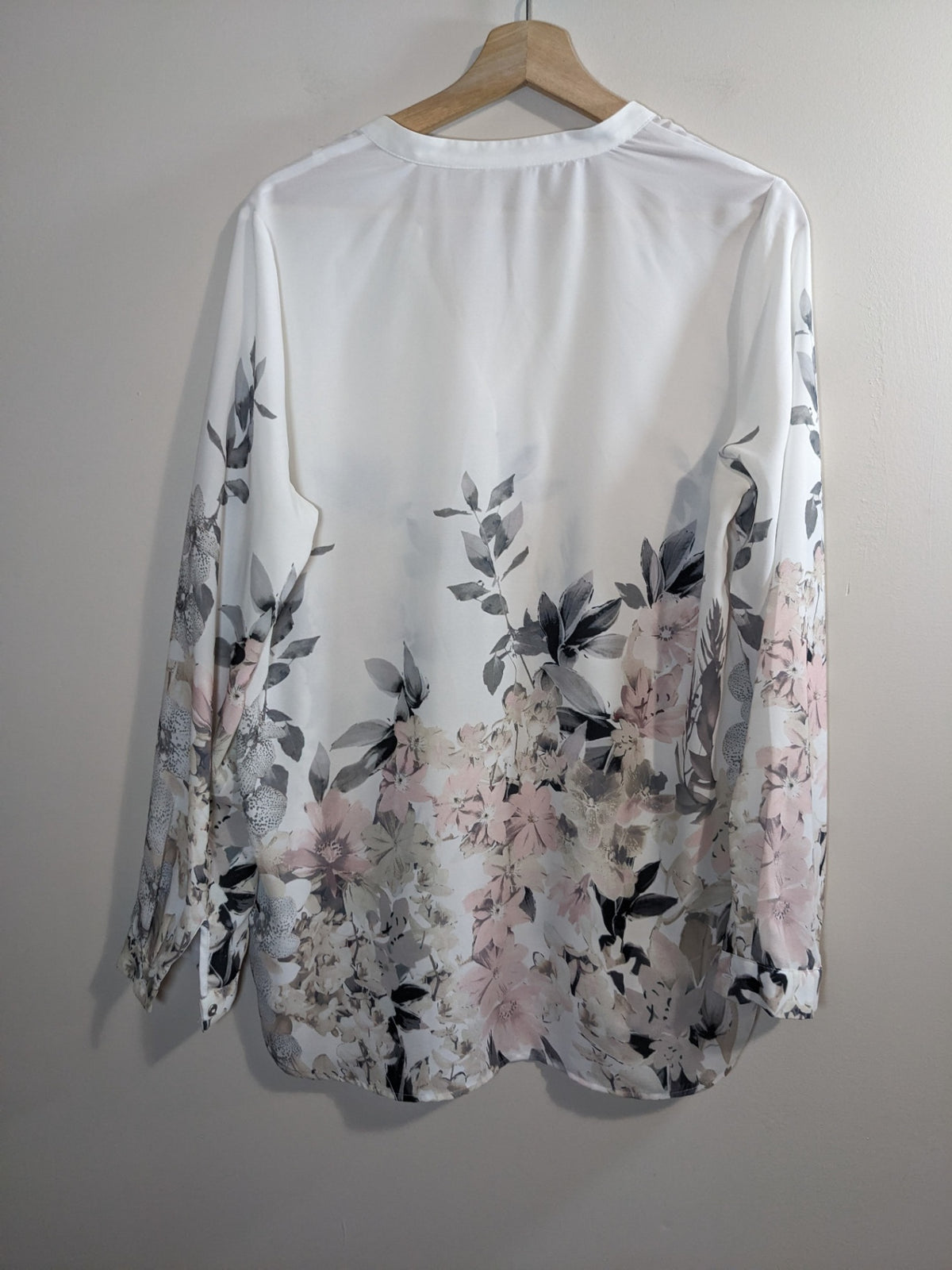 White with Bottom Florals Blouse - L