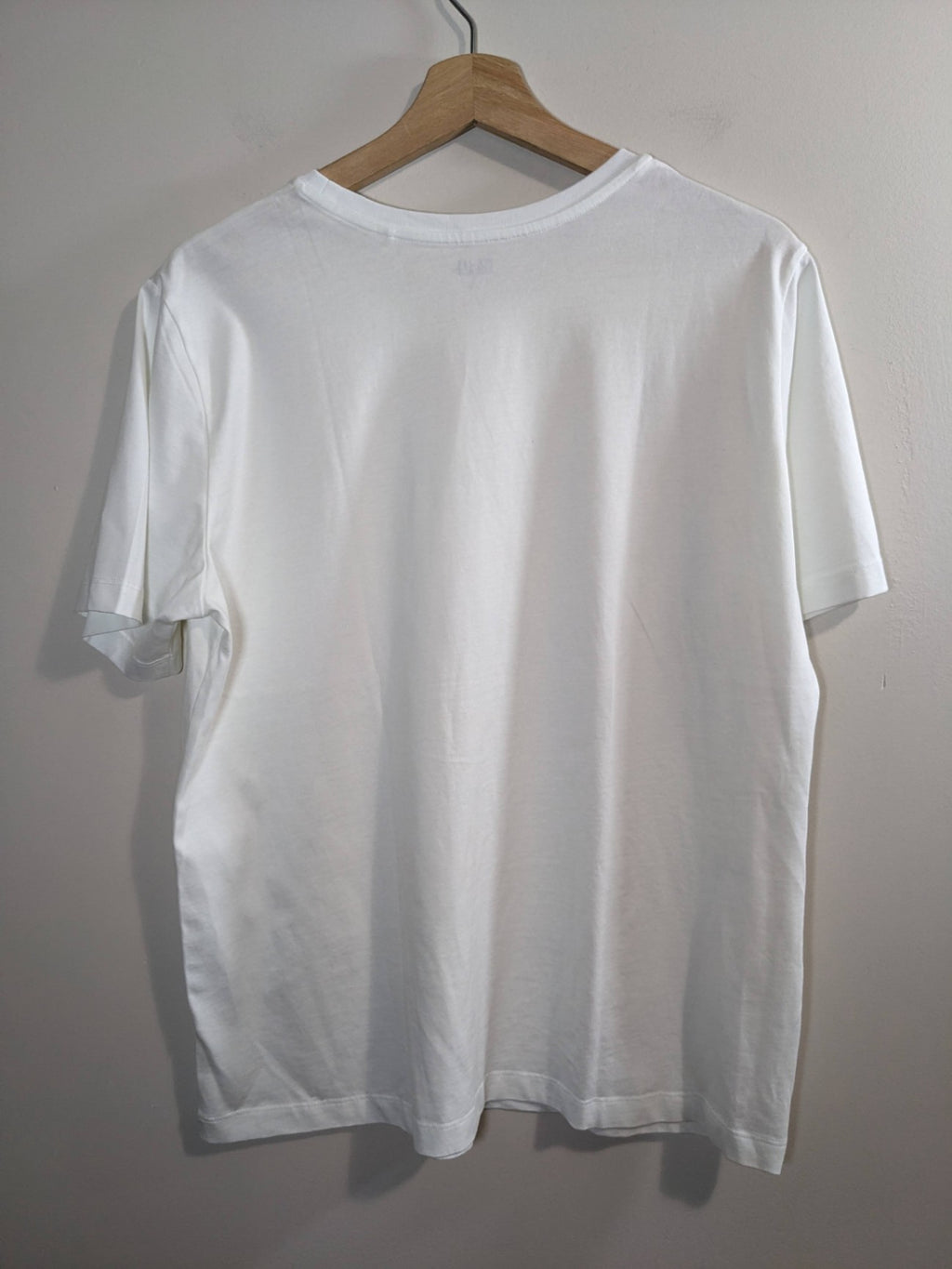 UNIQLO White T-Shirt - L