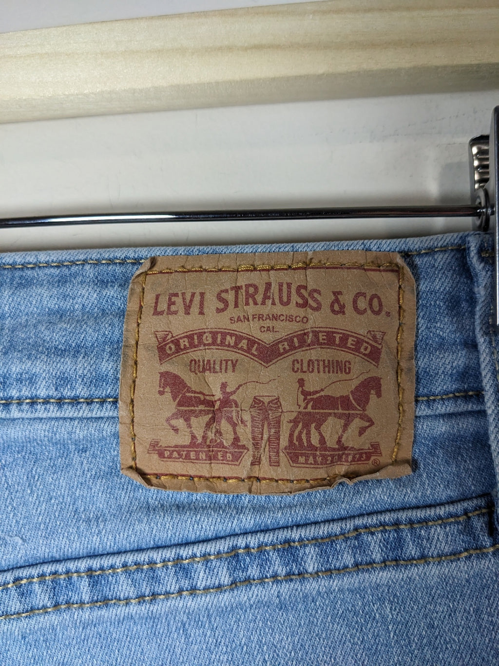 Levi's Flare Jeans - sz 29