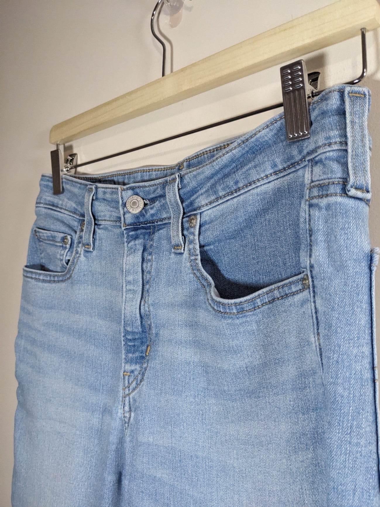 Levi's Flare Jeans - sz 29