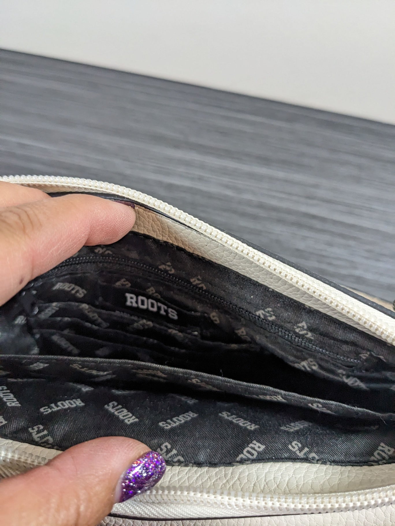 Roots White Crossbody Purse - One Size