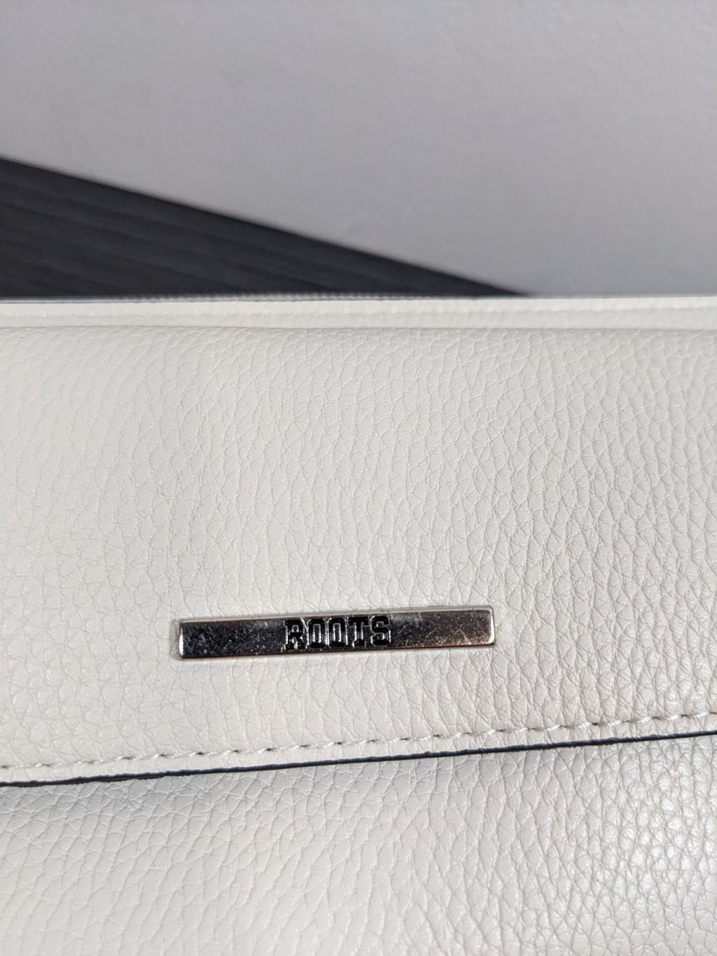 Roots White Crossbody Purse - One Size