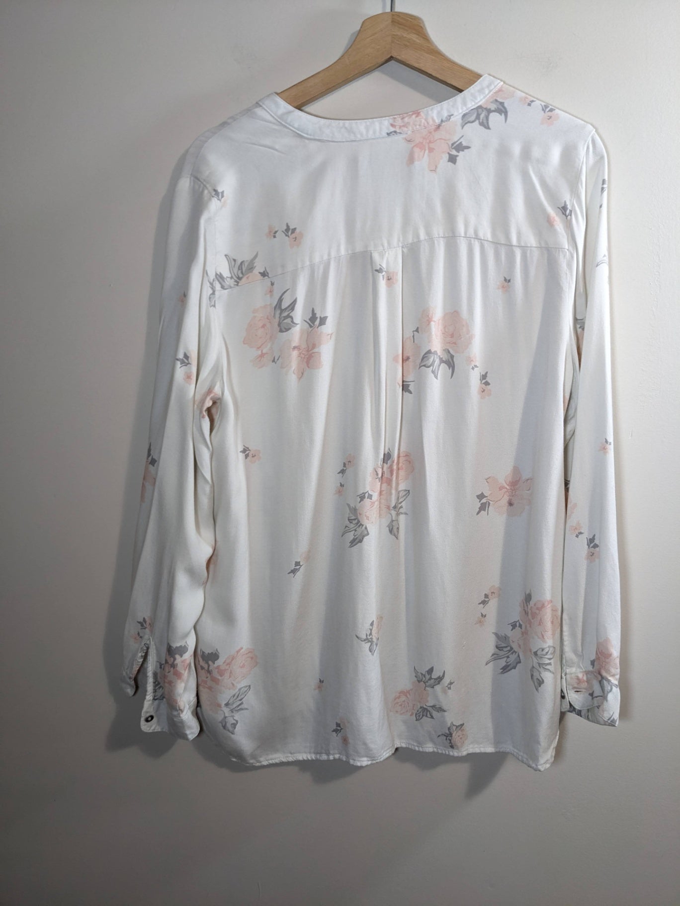 Denver Hayes White Floral Blouse - L