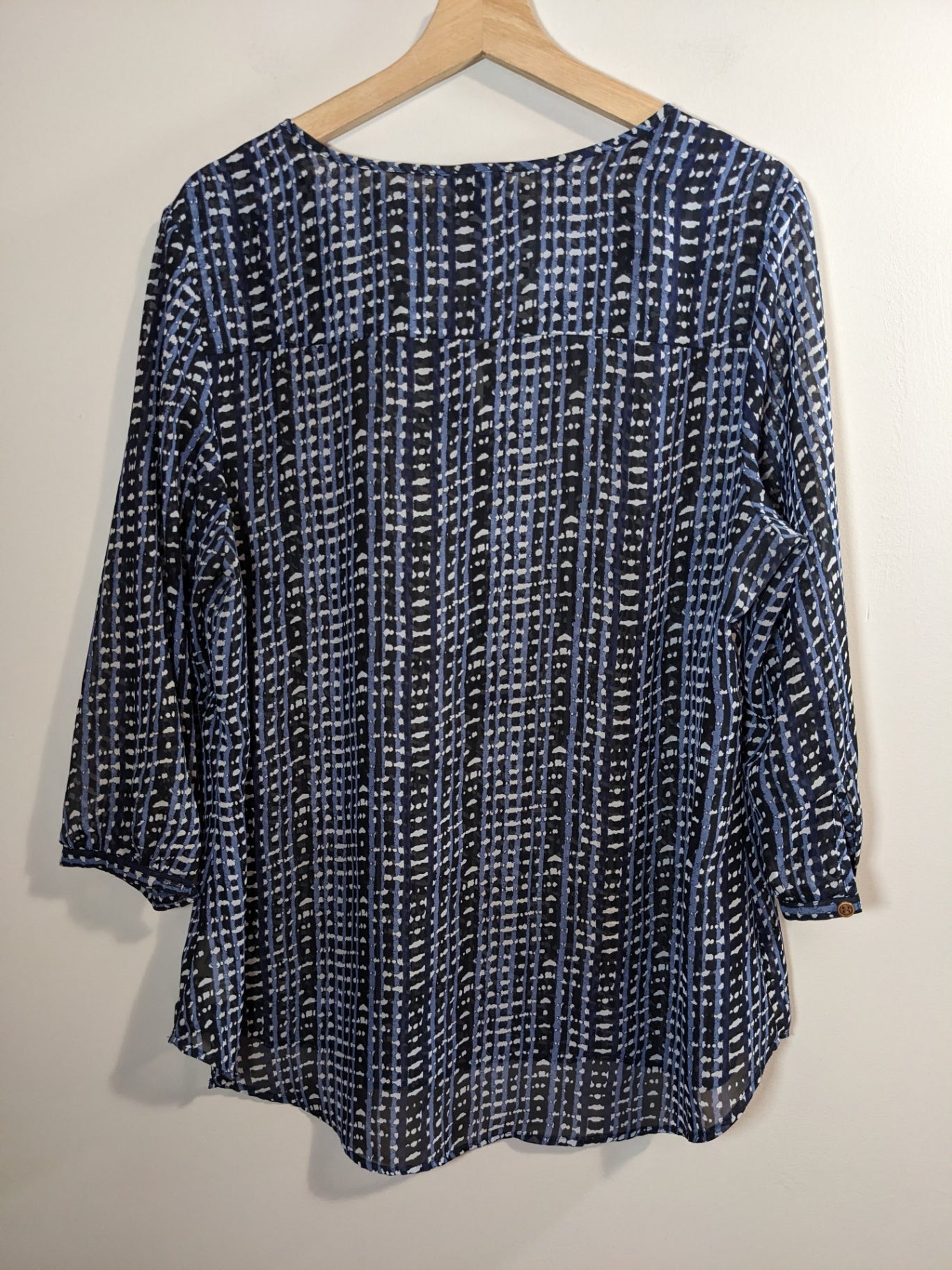 Denver Hayes Blue Pattern Blouse - L