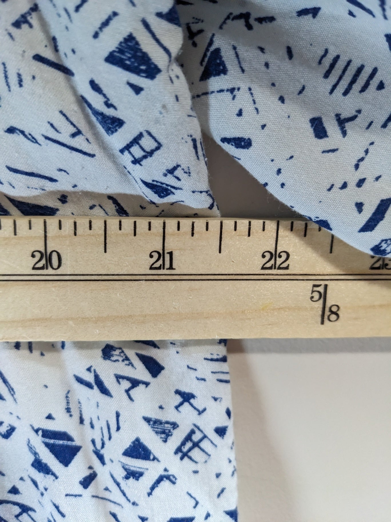 Velvet Heart White with Blue Pattern Shirt - L