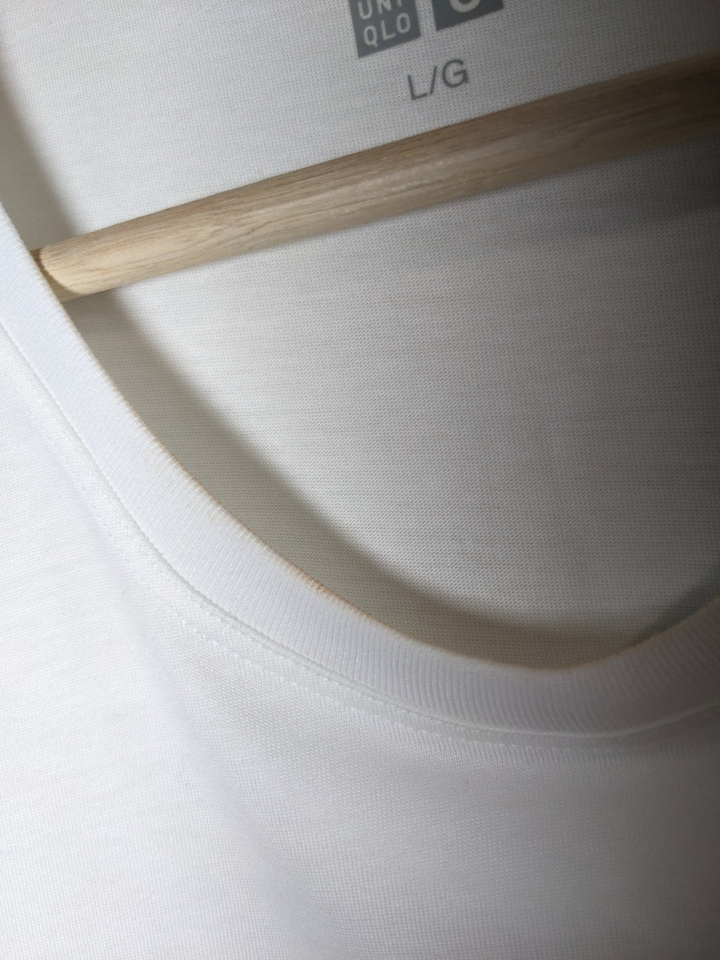 UNIQLO White T-Shirt - L
