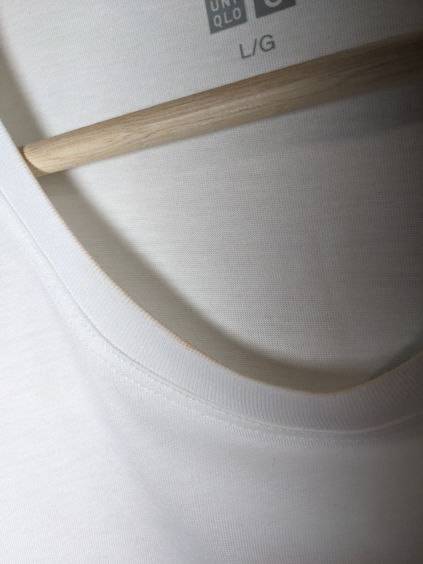 UNIQLO White T-Shirt - L