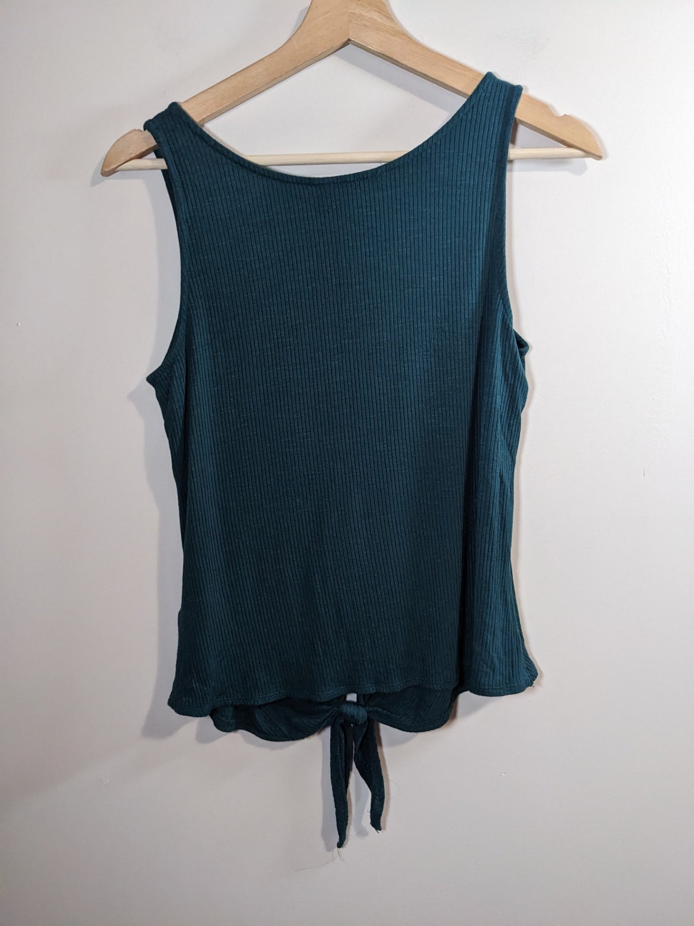 Denver Hayes Front Tie Tank Top - M