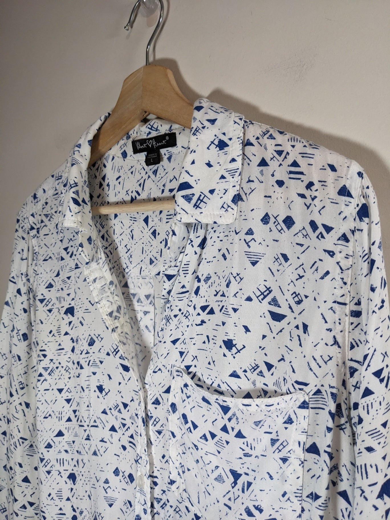 Velvet Heart White with Blue Pattern Shirt - L