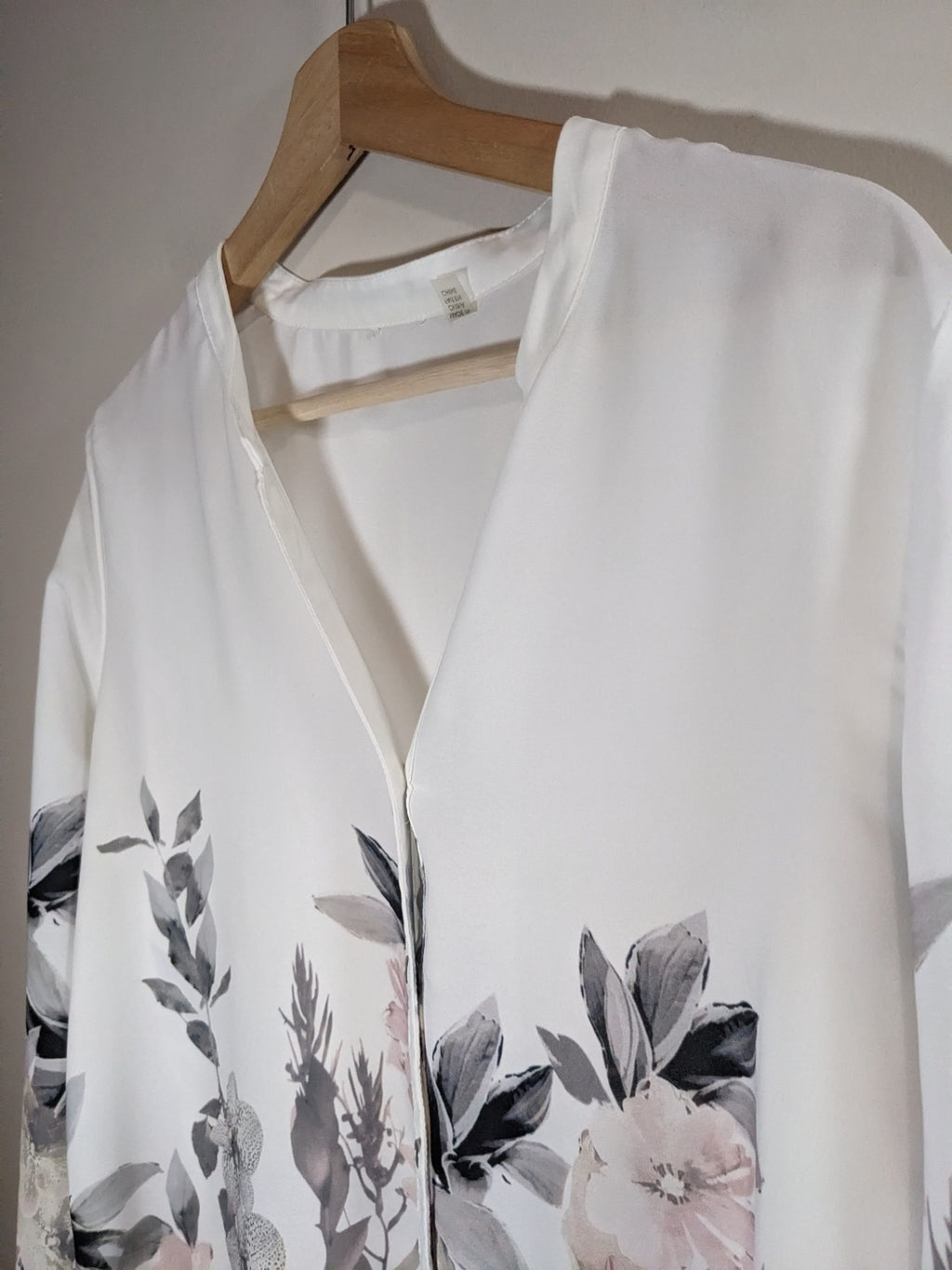 White with Bottom Florals Blouse - L