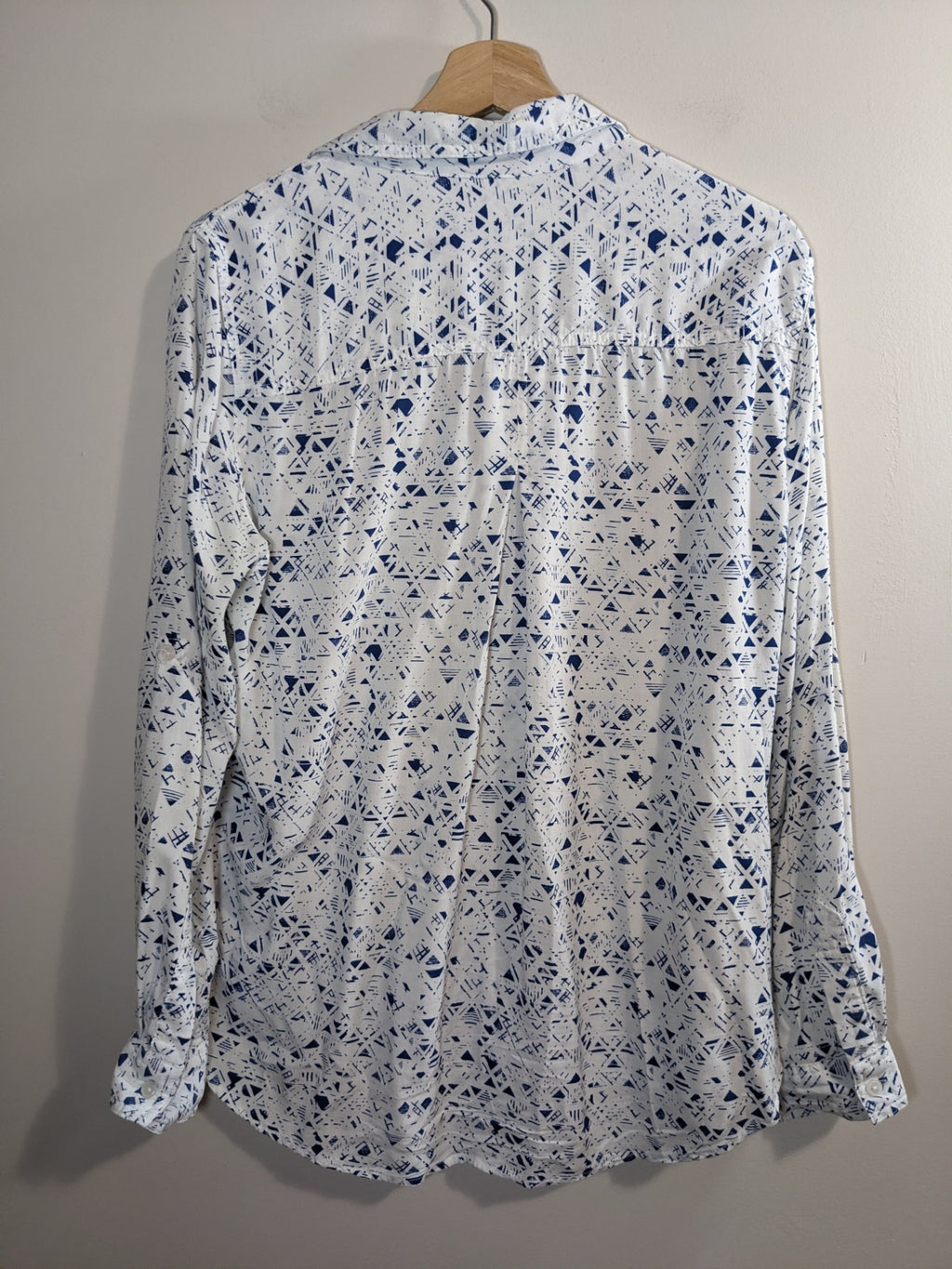 Velvet Heart White with Blue Pattern Shirt - L
