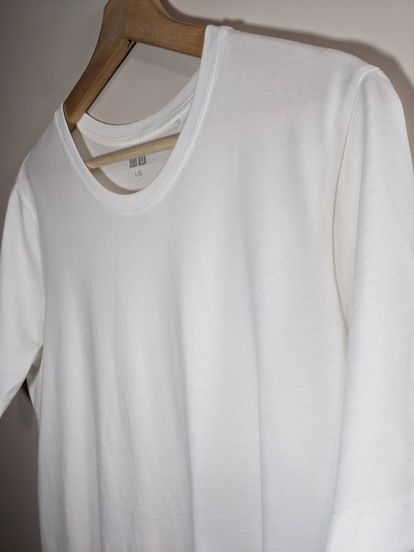 UNIQLO White T-Shirt - L