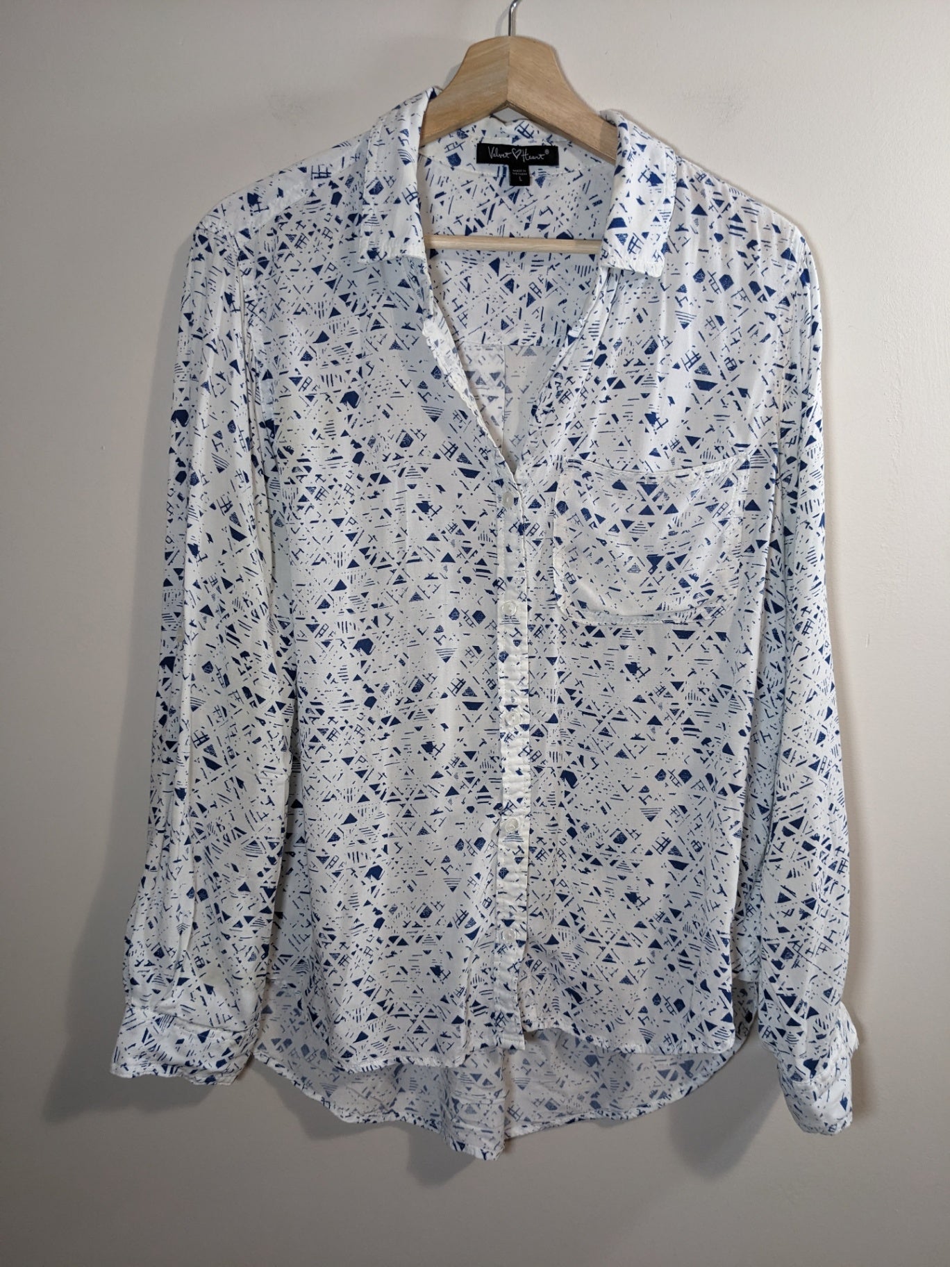 Velvet Heart White with Blue Pattern Shirt - L