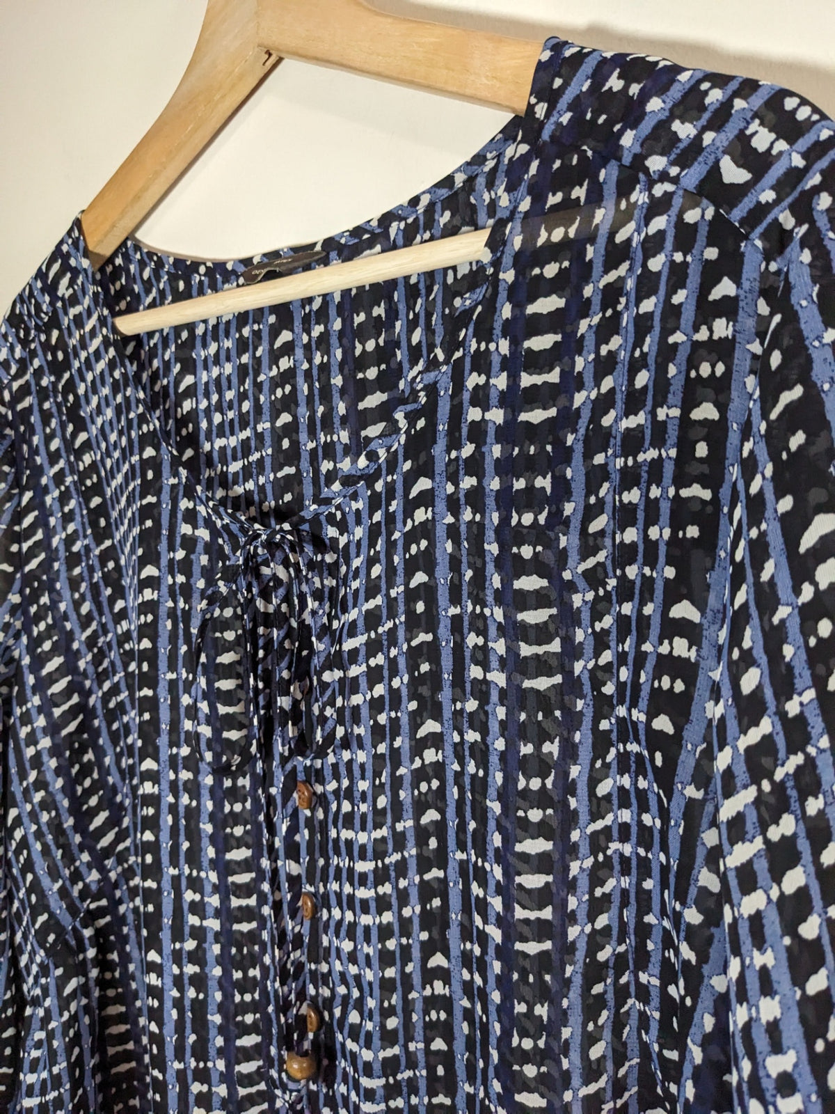 Denver Hayes Blue Pattern Blouse - L