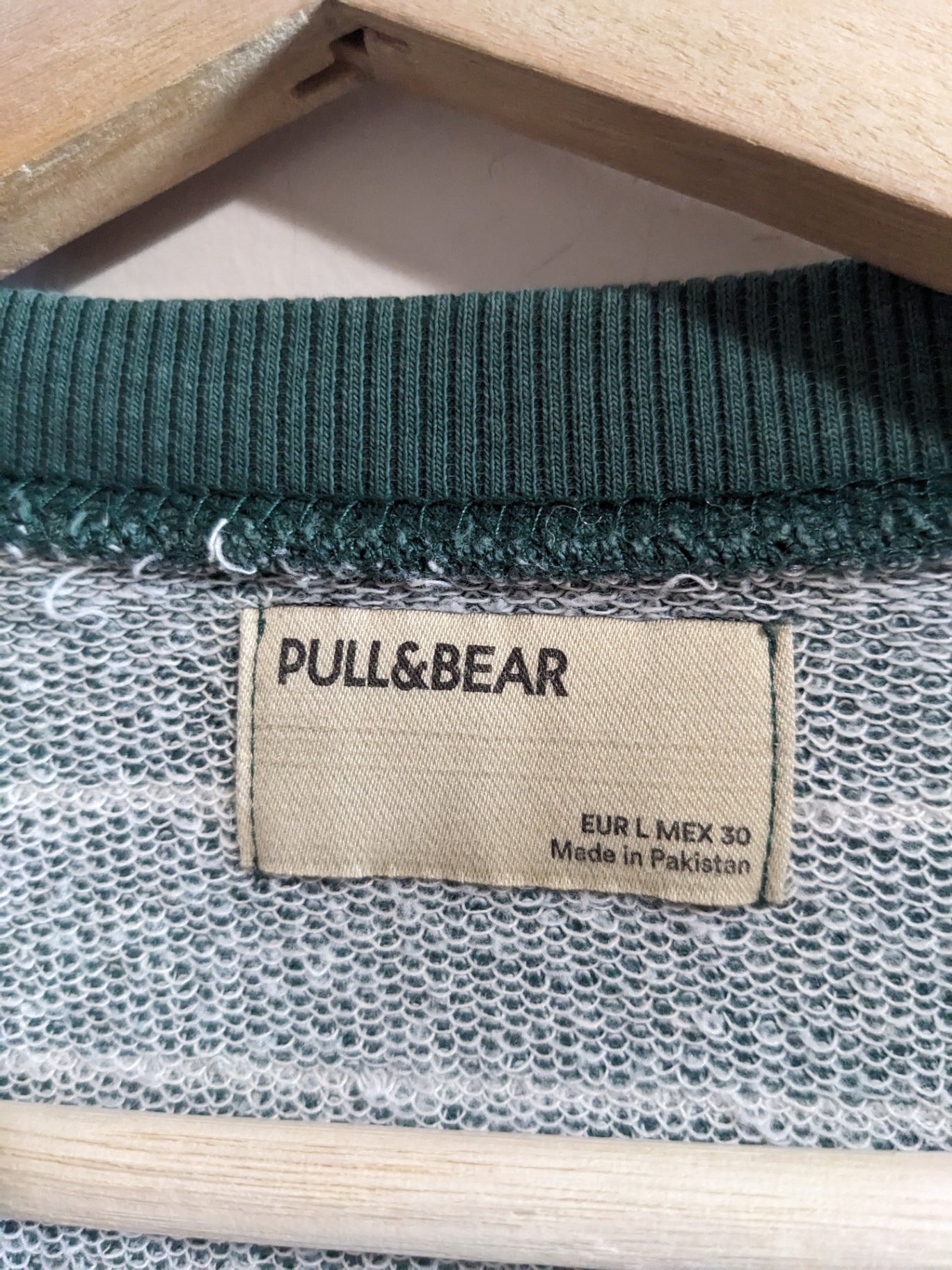 Pull & Bear Green Striped Crewneck - L
