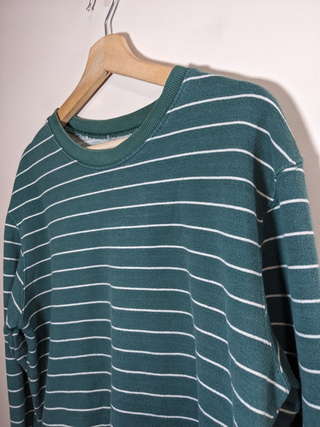 Pull & Bear Green Striped Crewneck - L