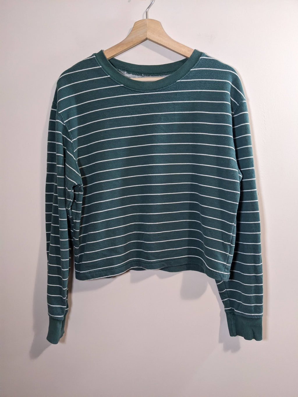 Pull & Bear Green Striped Crewneck - L