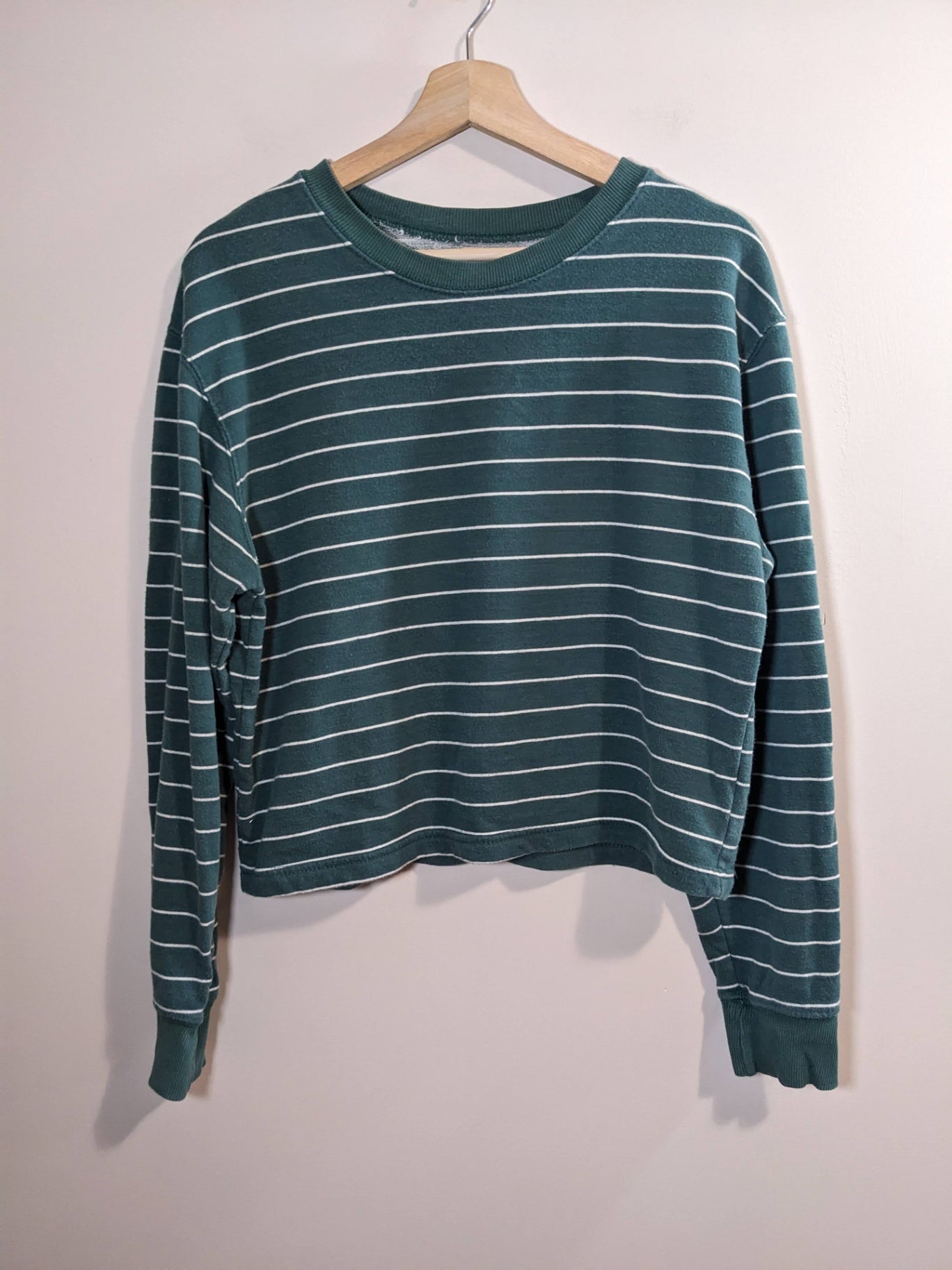 Pull & Bear Green Striped Crewneck - L