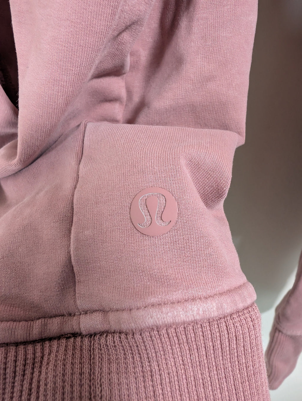 Lululemon scuba pullover - SZ 6