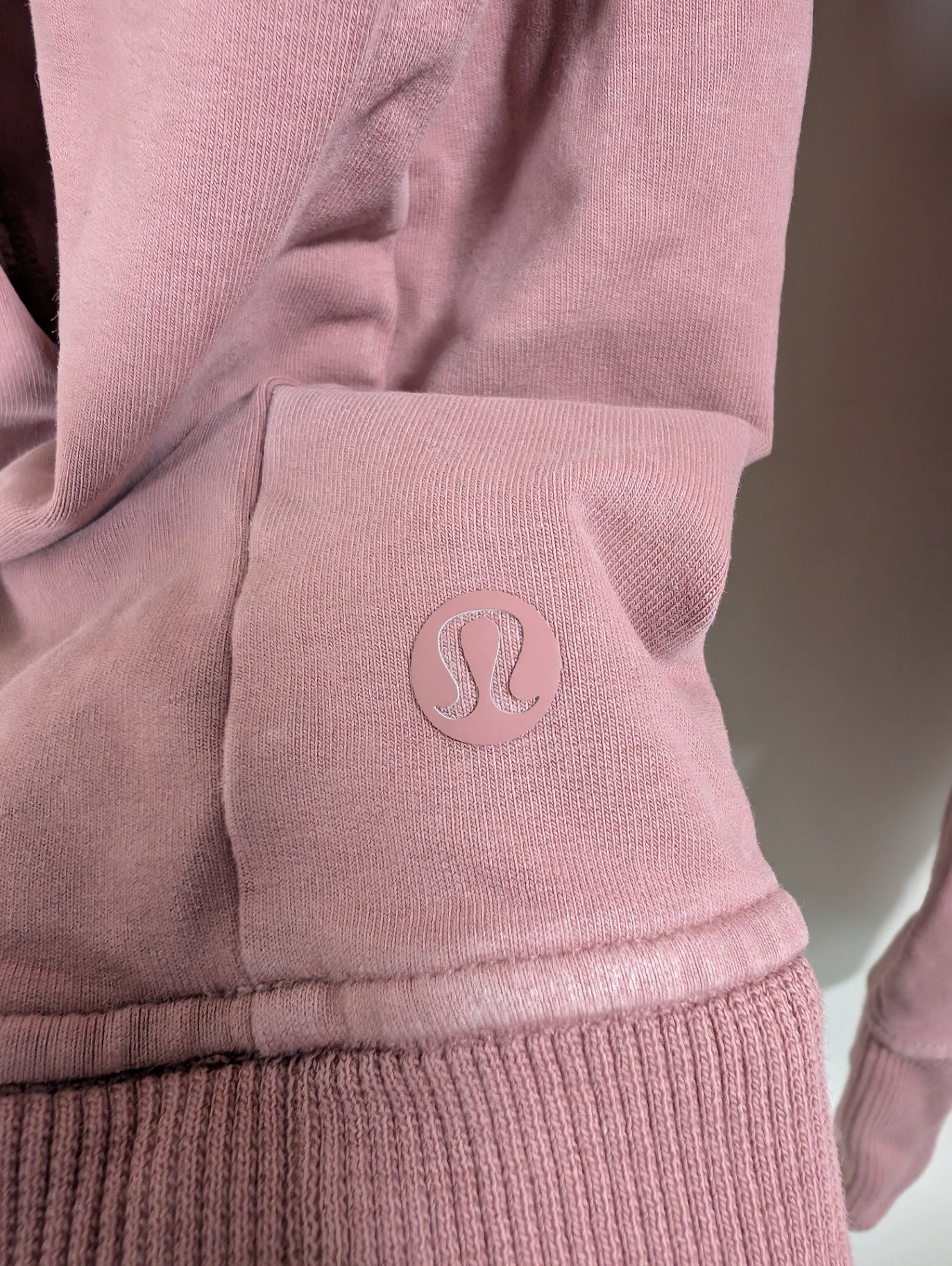 Lululemon scuba pullover - SZ 6