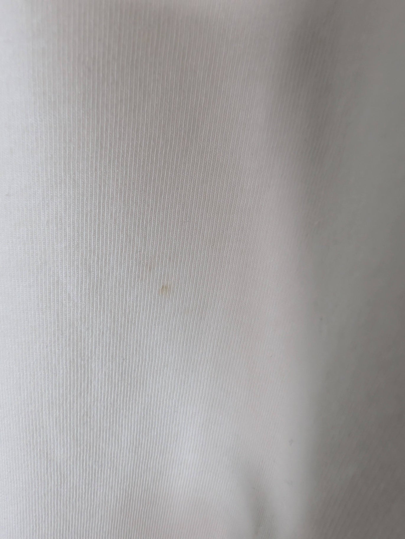 Lululemon white tank - appears 6/8