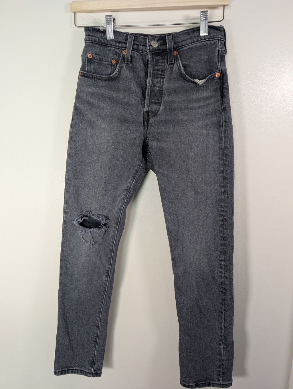 Levi's grey distressed jeans - W24 L28