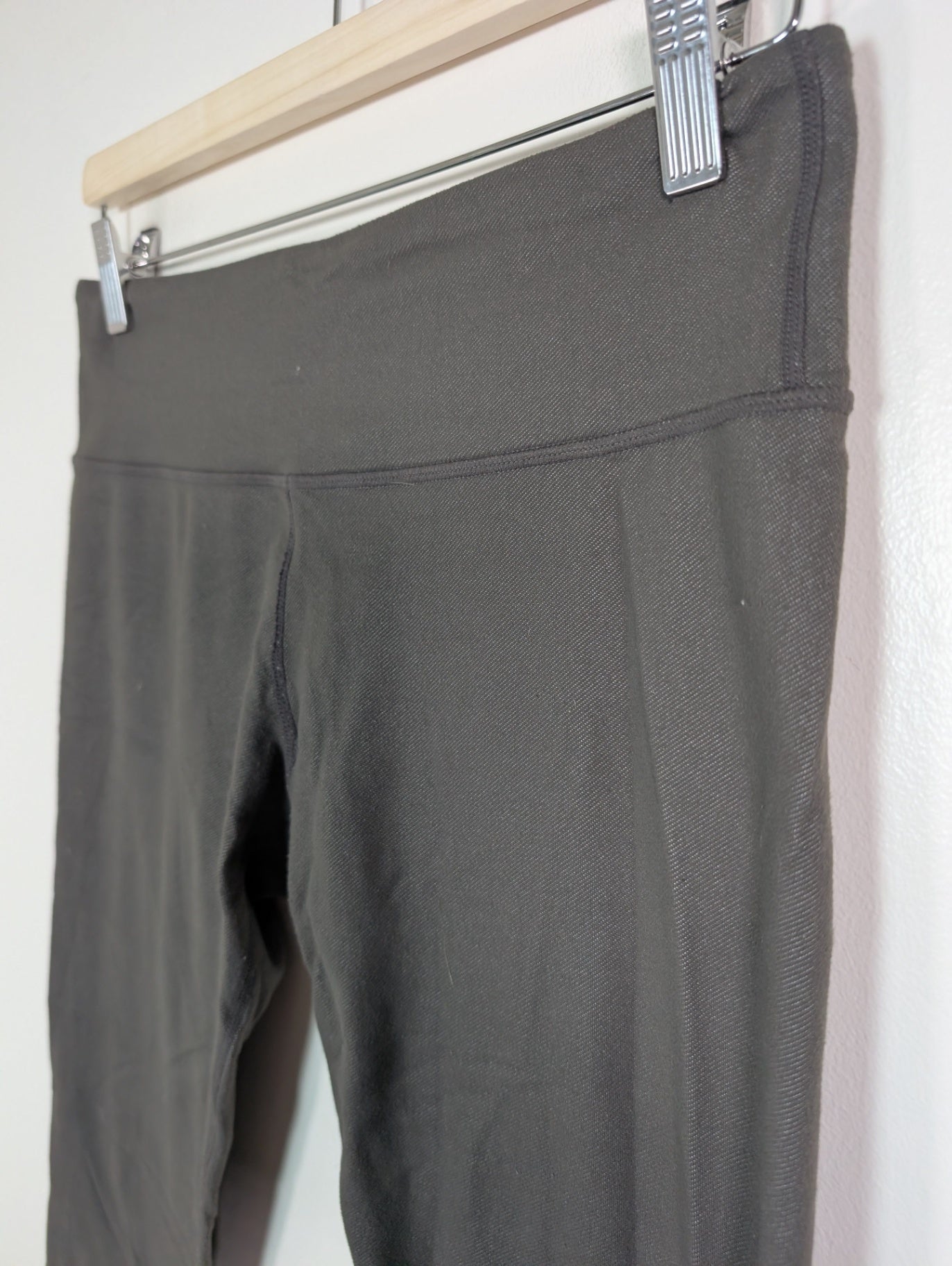 Lululemon green crop leggings - SZ 8