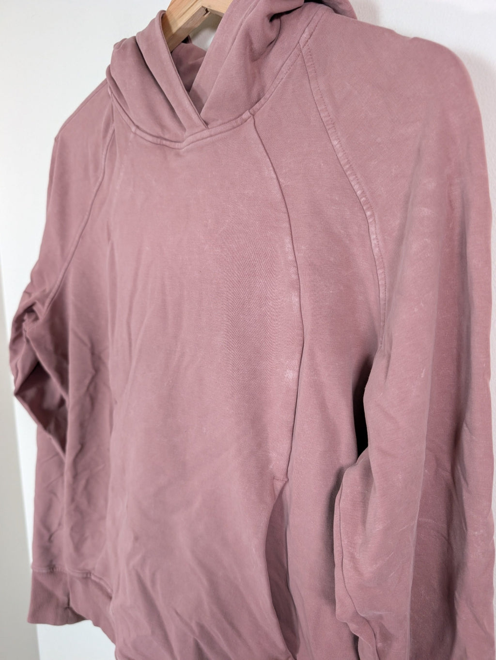 Lululemon scuba pullover - SZ 6