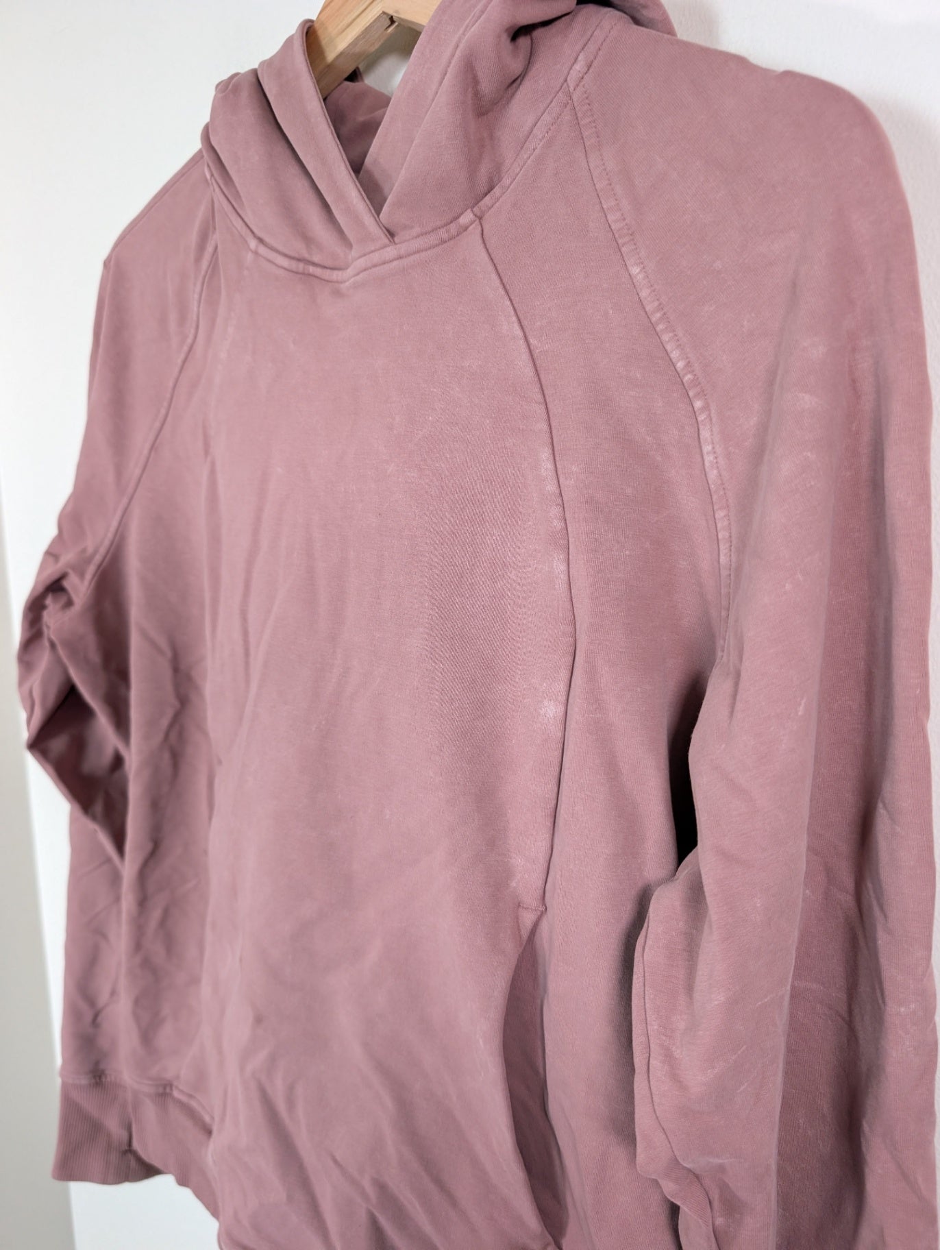 Lululemon scuba pullover - SZ 6