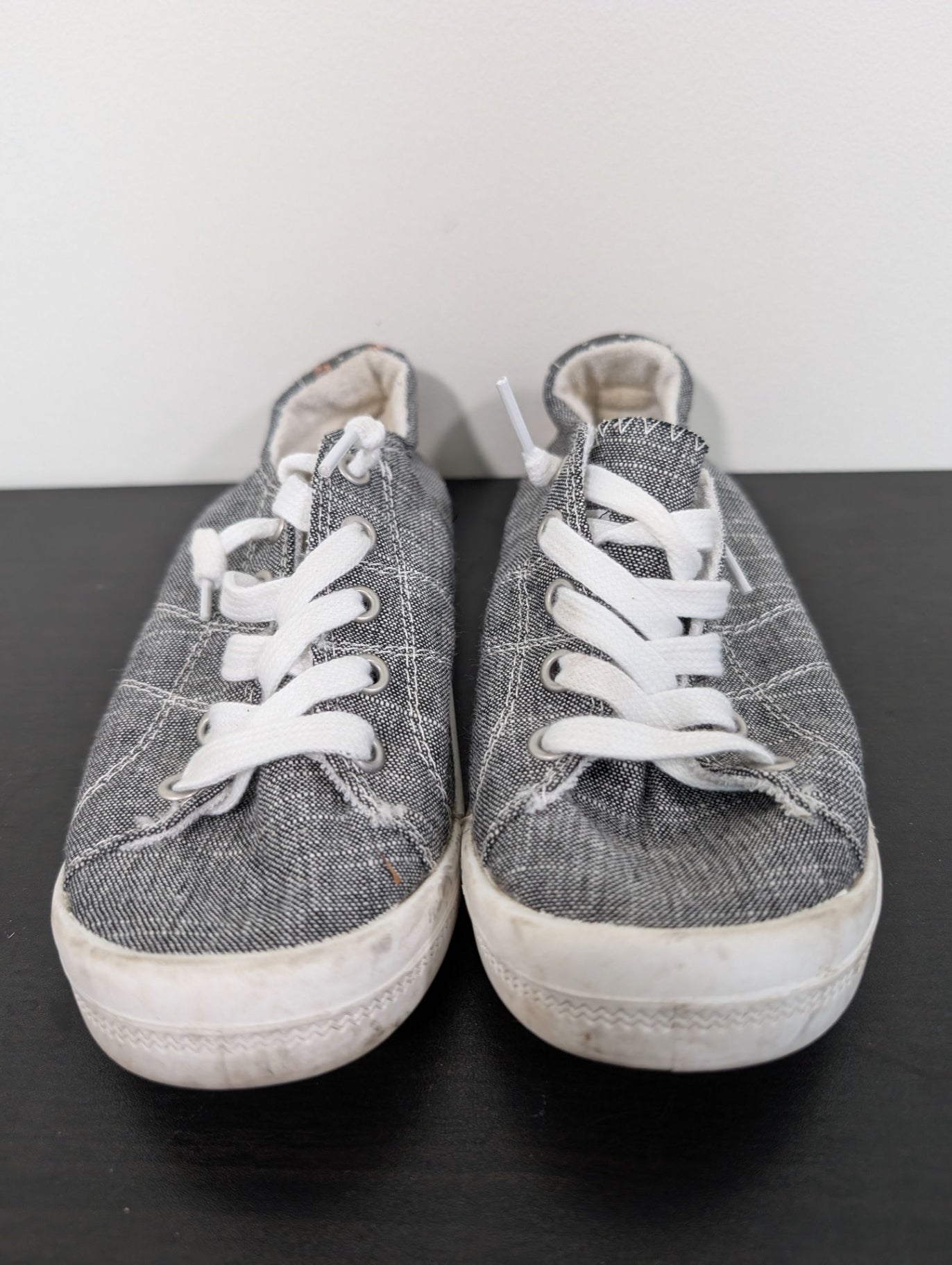 Unknown brand grey canvas sneakers  - appears SZ 5