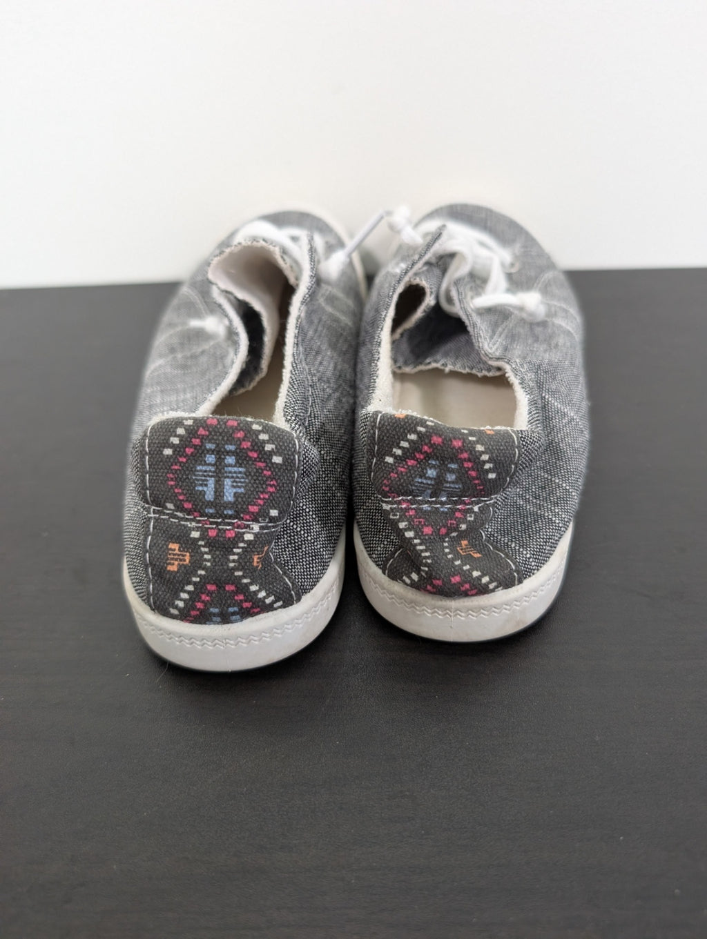 Unknown brand grey canvas sneakers  - appears SZ 5
