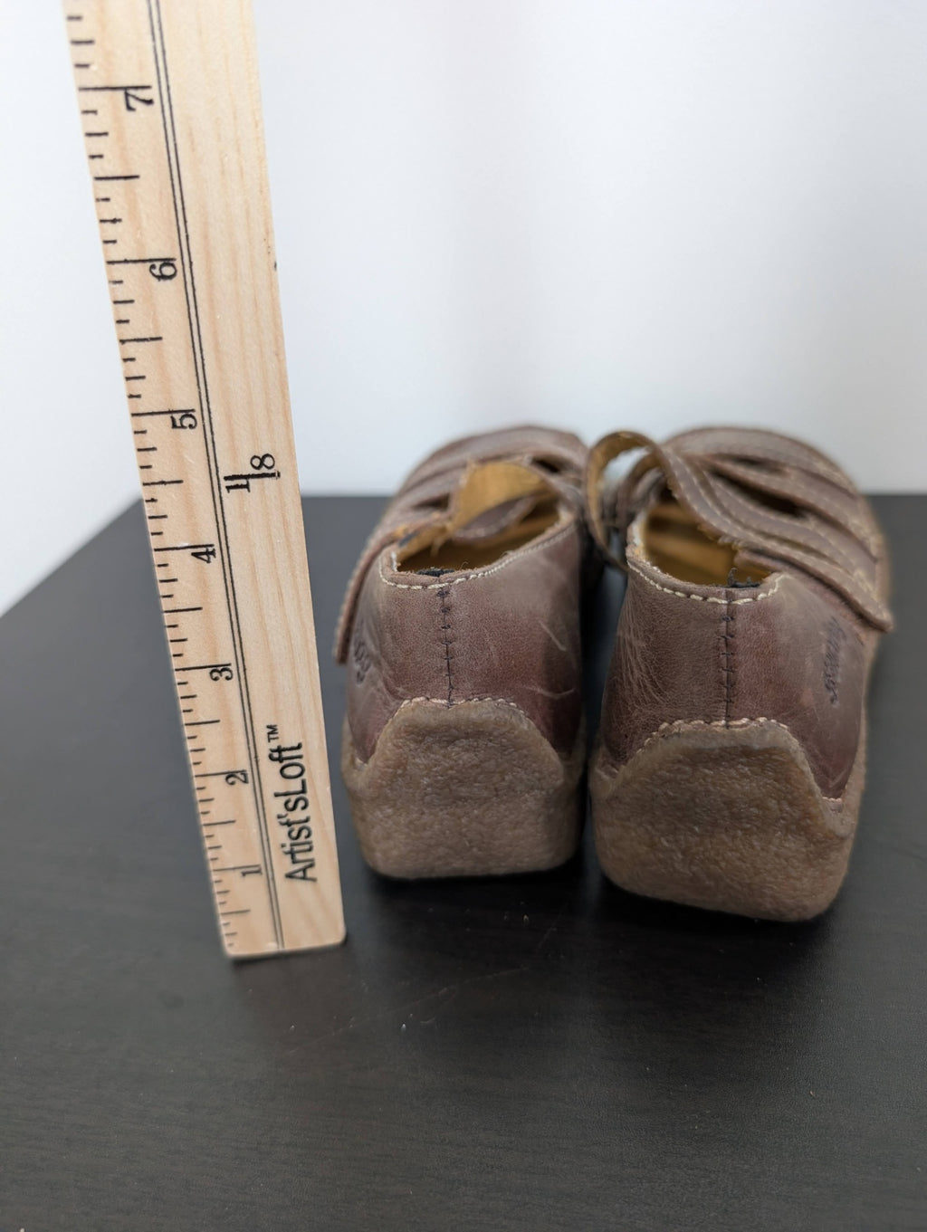 Groundhog brown shoes - SZ 6