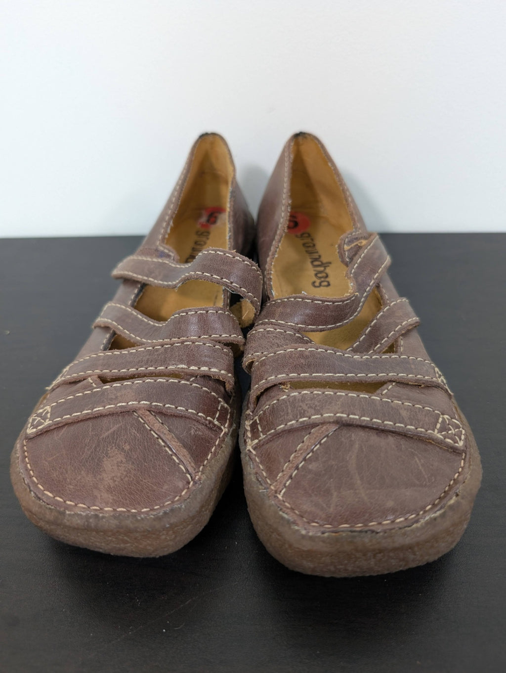 Groundhog brown shoes - SZ 6