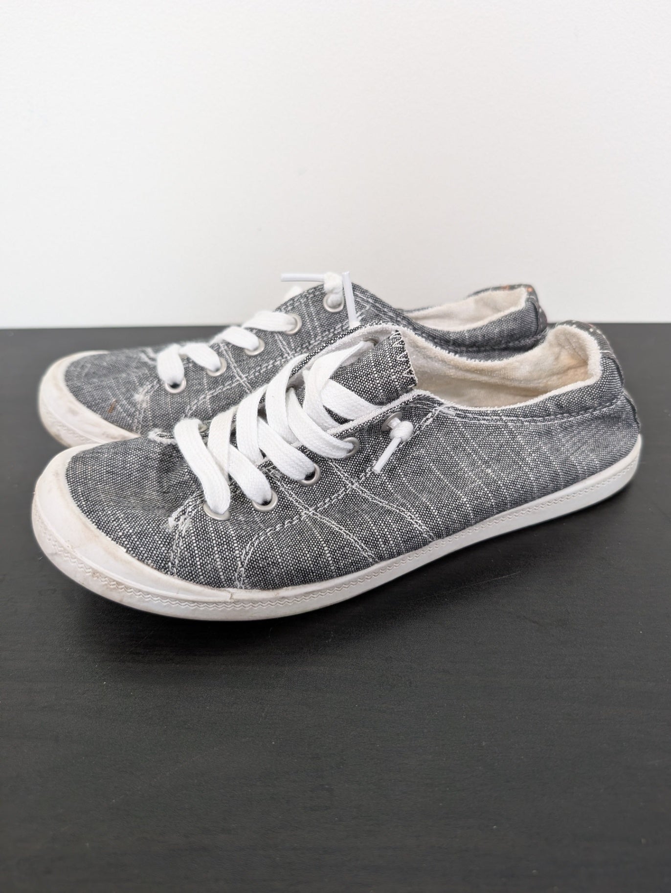 Unknown brand grey canvas sneakers  - appears SZ 5