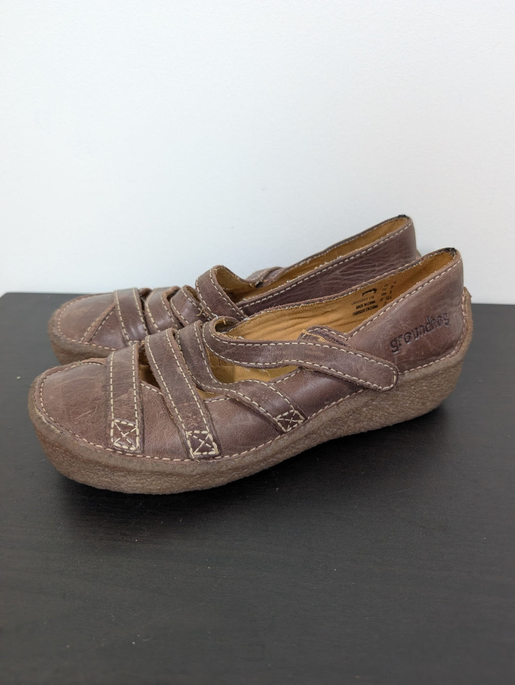 Groundhog brown shoes - SZ 6