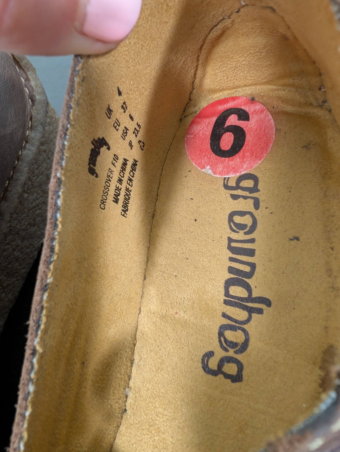 Groundhog brown shoes - SZ 6