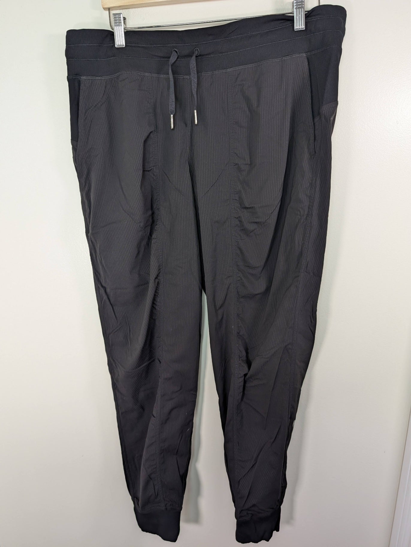 Lululemon dance studio joggers - SZ 14